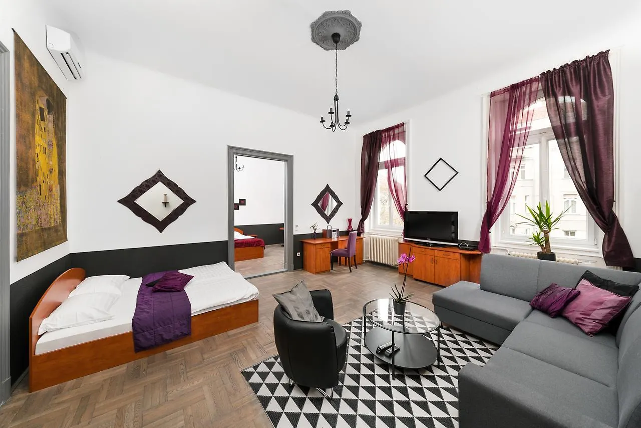 Karma Boutique Apartments Budapest 3*,